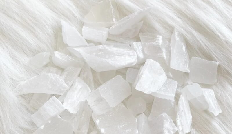 Divinity Healing Crystals Natural Pure Selenite Chips for Healing Meditation, Reiki, Vastu, Decor, Spirituality and Manifesting Abundance in Life - Image 3