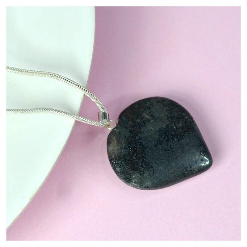 Natural Healing Stone Pendant Heart Shape Crystal Stone Pendant / Locket with Metal Chain for Healing and Meditation Size 25-30 mm Approx. (Hematite)
