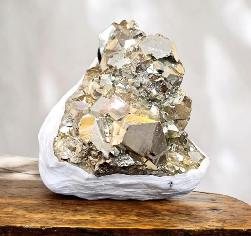 Pyrite Stone Original Cluster Stone - Natural Energised Golden Pyrite Stone for Healing, Willpower, Money Manifestation, Vastu, and Business - Certified Original Pyrite (600 Grams to 950 Grams)