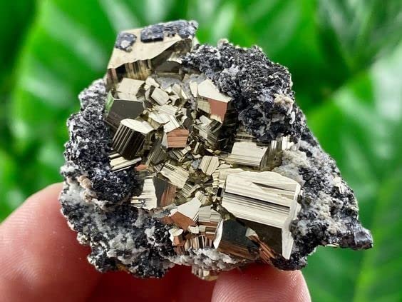 Divine Spirituals Peruvian Pyrite Stone Original Cluster – High Energy Natural Iron Pyrite Rock Geode for Increased Willpower and Manifestation Stone For Attracting Wealth & Abundance Cubical Pyrite Clusters Abundance Stones 12 Divine Spirituals Peruvian Pyrite Stone Original Cluster – High Energy Natural Iron Pyrite Rock Geode for Increased Willpower and Manifestation Stone For Attracting Wealth & Abundance Cubical Pyrite Clusters Abundance Stones 12