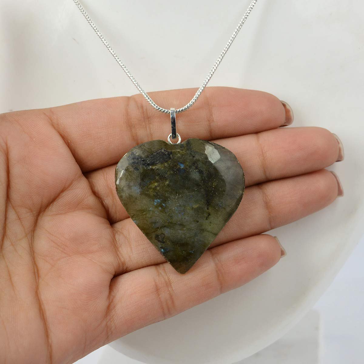 Divine Spirituals Natural Healing Stone Pendant Heart Shape Crystal Stone Pendant / Locket with Metal Chain for Healing and Meditation Size 25-30 mm Approx. (Labradorite) Crystal Jewelry Abundance Stones 2