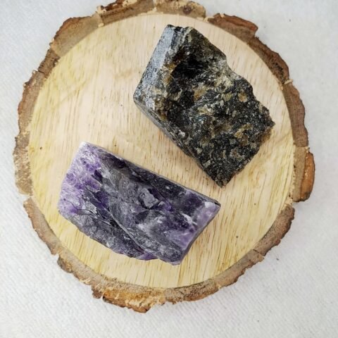 Divine Spirituals Amethyst and Labradorite AAA Grade Raw Natural Crystal Combo with Wooden Natural Bark Coaster for Healing, Meditation and Manifestation Natural Healing Crystals Abundance Stones